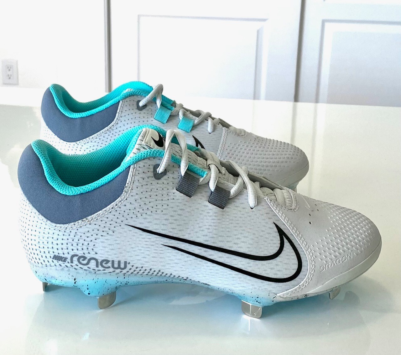 NIKE Renew Hyperdiamond 4 Pro Metal Fastpitch Softball Cleats 8.5 Turquoise