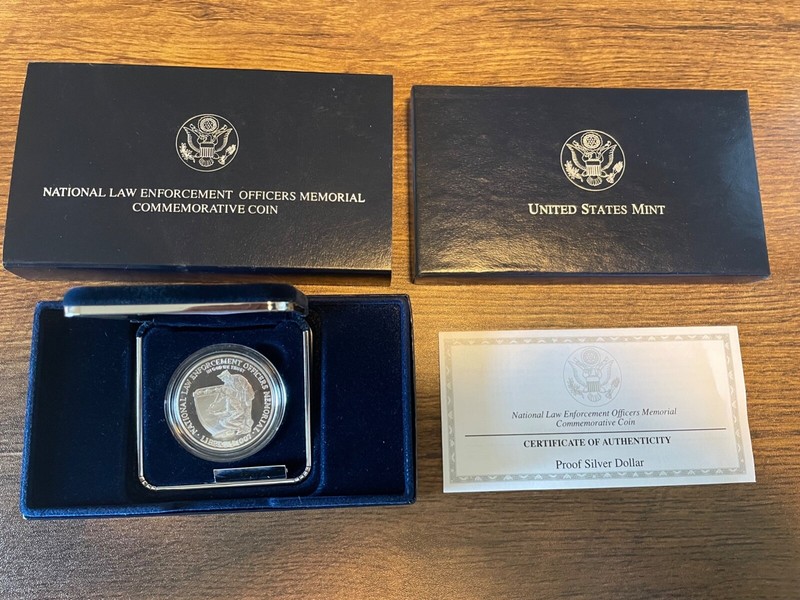 1997 National Law Enforcement Officers Memorial Commemorative Coin Proof Silver 