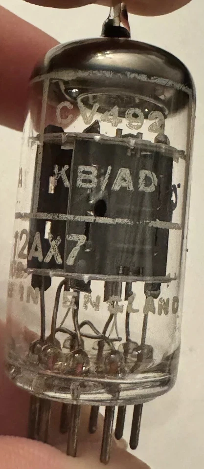 BRIMAR CV492 KB/AD NOS (12AX7 ECC83) Inglaterra Santo Grial TONO Y SERIGRAFÍA Foto 2 de 4