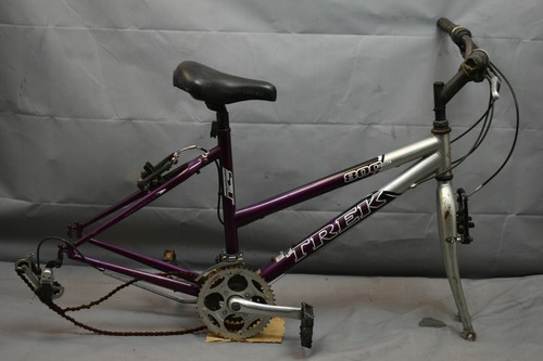 2002 Trek 800 Singletrack Hybrid Bike 