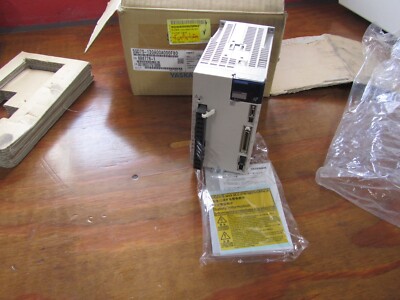 NEW Yaskawa Servopack SGD7S-120A00A Servo Drive SGDS - 120A - 00A
