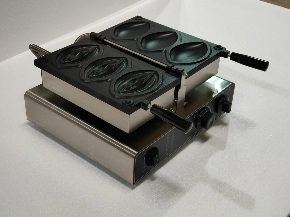 Kolice Commercial Strange Shape Waffle Maker Waffle Machine-3 grills - Image 2 of 4