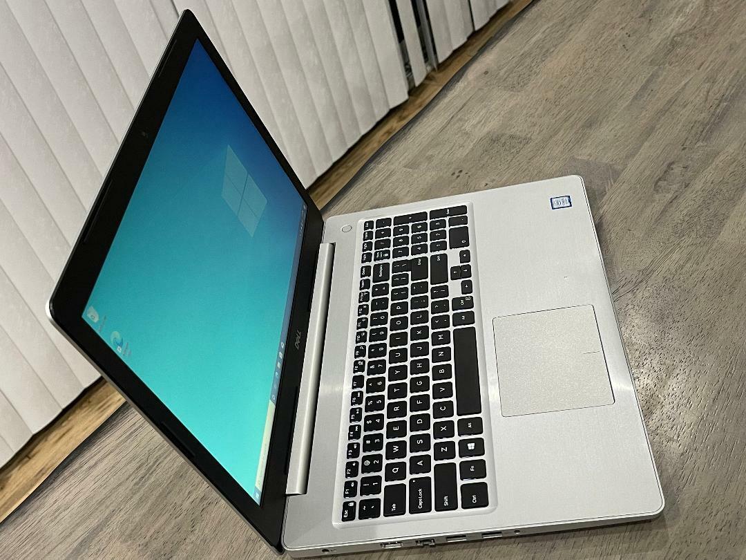 Dell Inspiron 5570 15.6 Dell Inspiron 5570 15.6