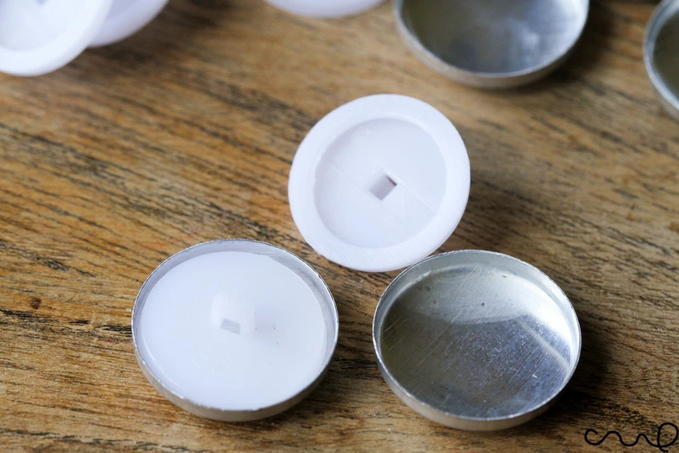 100 x 36L Button Blanks Cover Non Astor Sets White Metal Plastic 23mm Sewing - Image 3 of 4