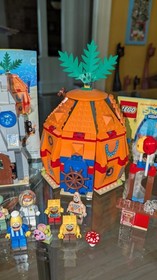 LEGO 3818 3816 SpongeBob Bikini Bottom Undersea Party Near Complete Minifigures