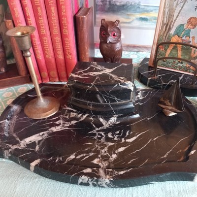 Schreibtischgarnitur Marmor mit alten Buchstützen, 5 Bände Schillers Werke ect.
