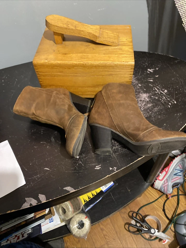 Botas femininas Bar III Jillian panturrilha média couro tornozelo 3” salto marrom zíper traseiro - Imagem 4 de 4