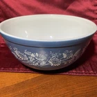 Vintage PYREX #403 Colonial Mist Mixing Bowl  Blue With White Flowers 2.5 Qt.