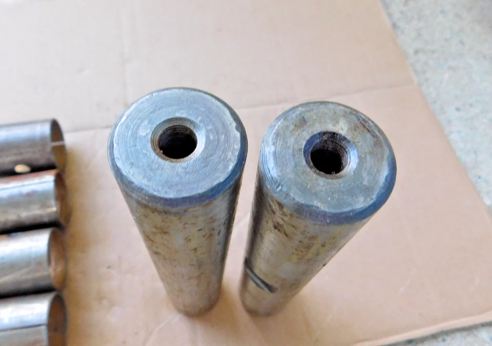 NEW STEERING KING PIN SET FOR 1940-54 MACK TRUCKS (SEE BELOW) 1941 1942 1946 - Imagen 2 de 4