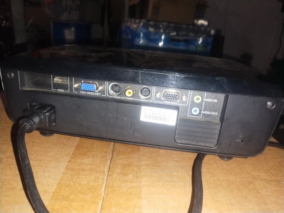 Excelente proyector Optoma DLP probado. Foto 4 de 4