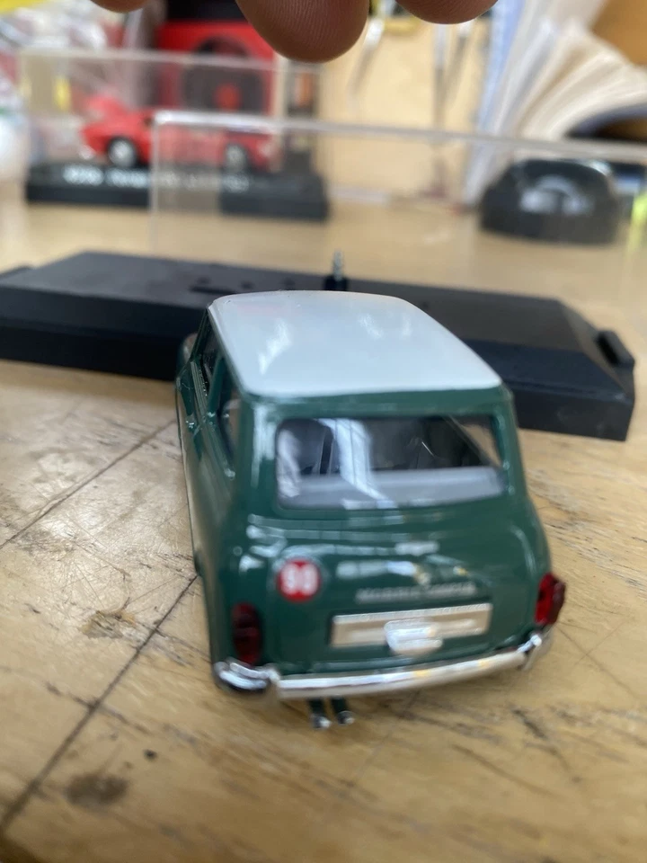 Auto Vitesse pressofusa MORRIS COOPER verde made in FRANCE - Immagine 3 di 4