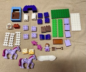 Duplo Sophia&rsquo;s Royal Stable RETIRED #10594 w/2 Horses