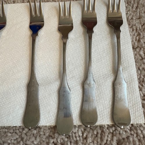 Set Of 8 Vintage Oxford Hall Stainless Japan Appetizer/Cocktail Forks - Picture 3 of 9