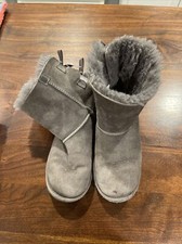 Girl s Ugg Boots EUC size 3 Gray Bailey Bow