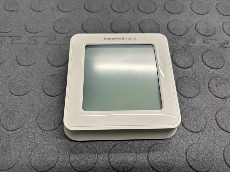 Honeywell Thermostat RTH8500D Touchscreen 7 Day Programmable New No Box - Image 2 of 4