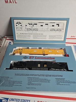 PROTO 2000 HO E7 MILWAUKEE ROAD LOCOMOTIVE #18 A-UNIT w/ Mars Light