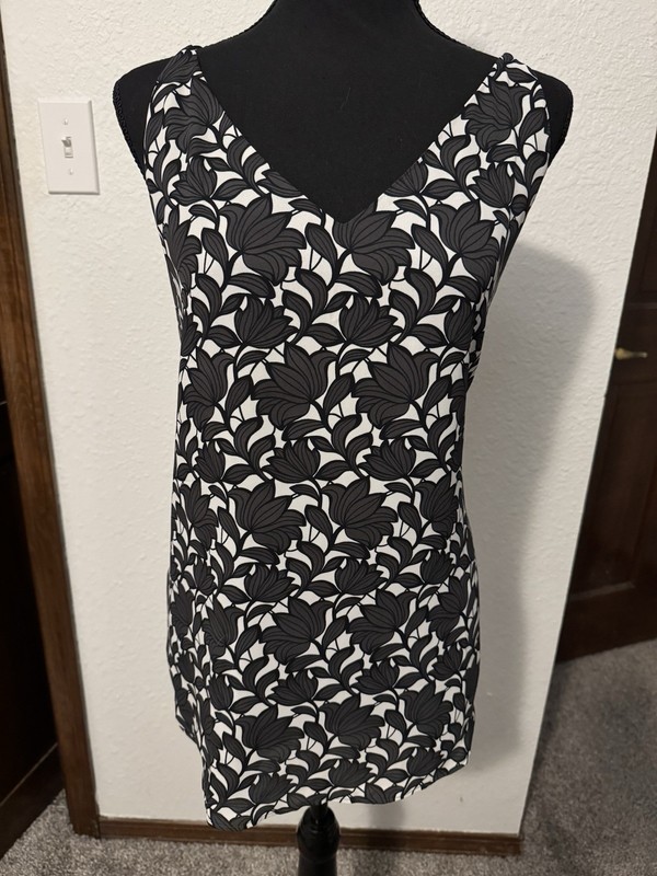 LOFT Black & White Floral Lace V-Neck Spaghetti Strap Blouse L