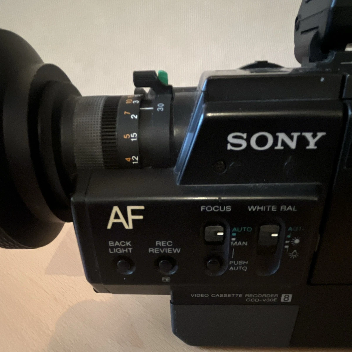Videocámara Sony Handycam CCD-V30E Video8 PAL visor de enfoque automático negro