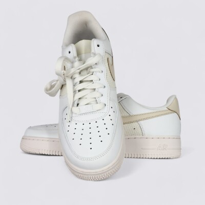 靴 Nike Women's Air Force 1 Low '07 LX Nike Air Force 1 '07 Women's Shoes. Nike.com