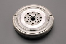 Genuine VW Passat B8 Audi Q3 Skoda SEAT 2.0TDI dual mass flywheel 04L105266