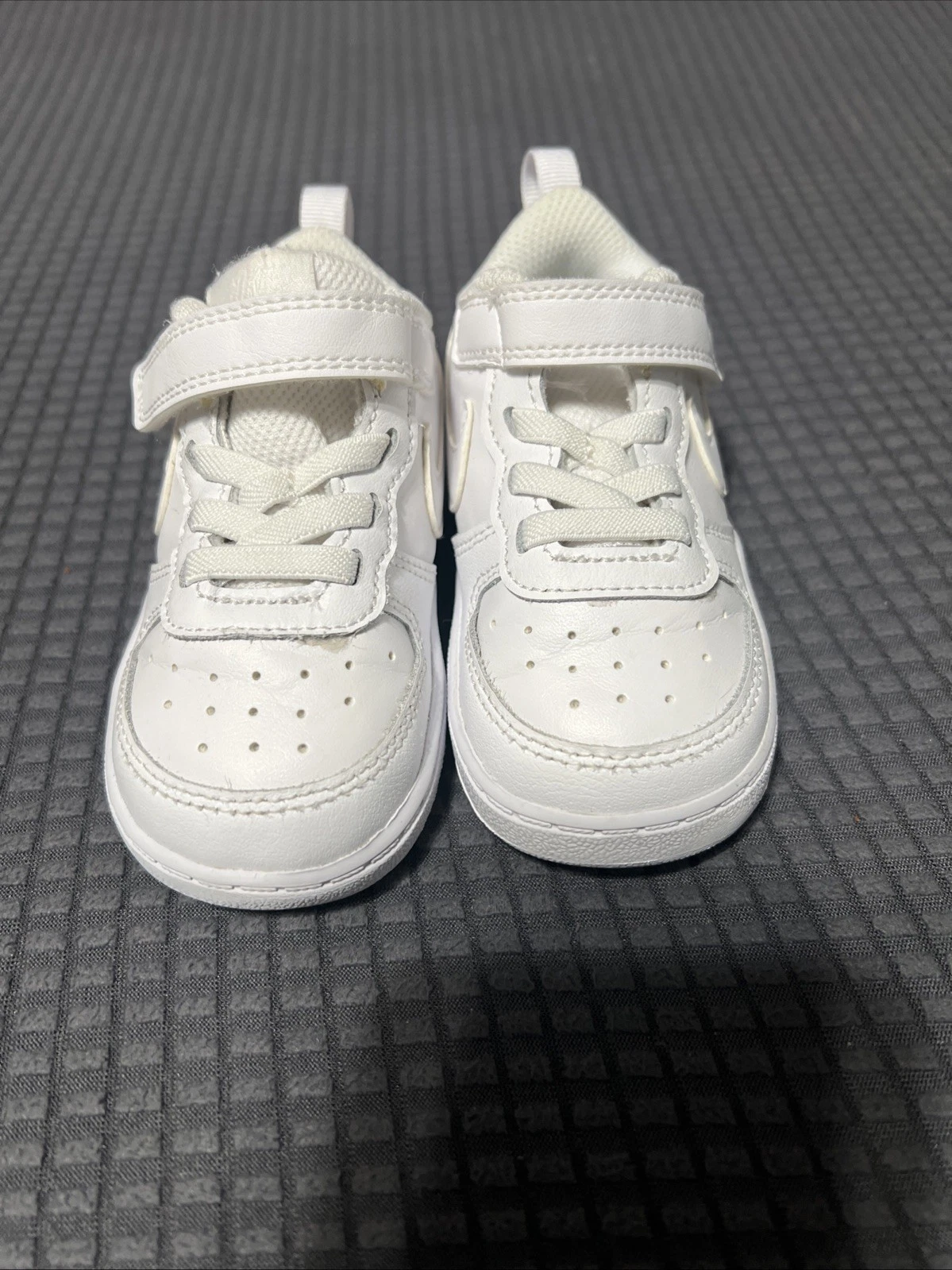 Scarpa Nike White Court Borough 2 unisex 6C bambino bambino BQ5453 100 usata senza scatola