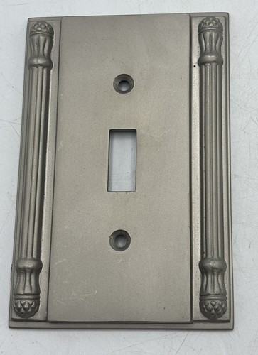 Luz de columna estriada 2 placas de interruptor de un solo polo N8002T AmeriTac - Imagen 3 de 7