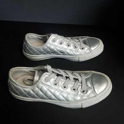 Converse All Star Low Top Shoes Silver Quilted Lace Up Sneakers Womens Size 5