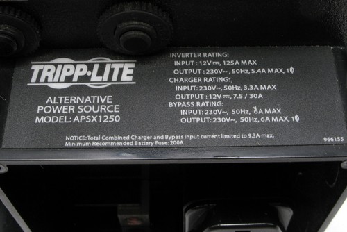 Tripp Lite APSX1250 12VDC 230VAC 1250W Inverter/Charger - Photo 3/3