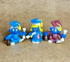 Smurfs Lot Of 3 Figures Graduation Smurf Brown & Blue Robe Graduation Smurfette