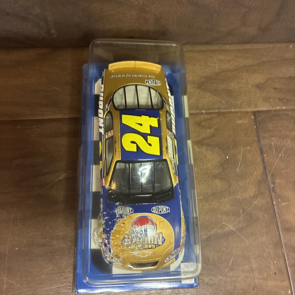 Jeff Gordon #24 Pepsi Billion Dollars 2003 NASCAR Winners Circle 1:24 Gold - Image 4 of 4