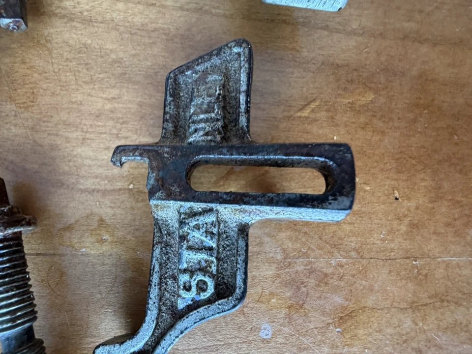 4 винтажных ограничителя глубины шнекового сверла Stanley — чугунные и зажимные - Изображение 4 из 4