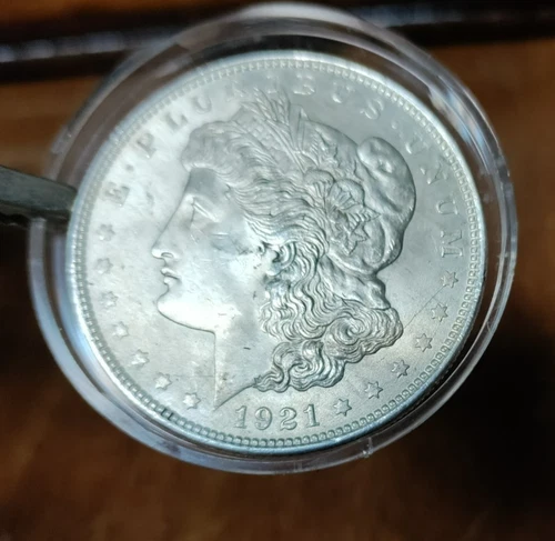 1921 MORGAN SILVER DOLLAR, AU