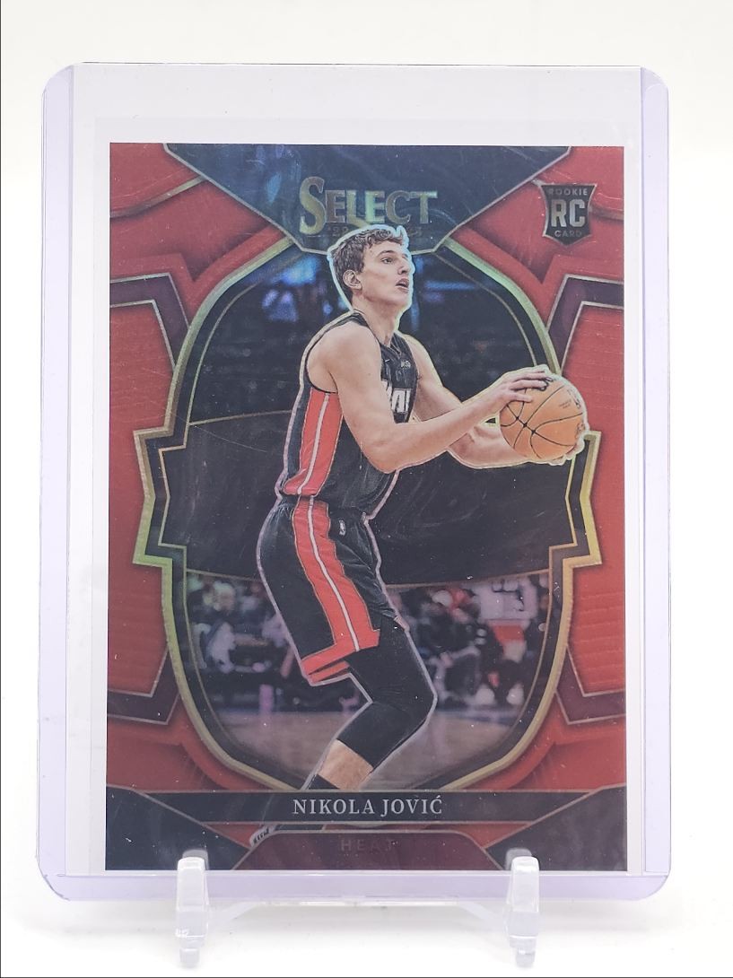 NIKOLA JOVIC 2022-23 SELECT CONCOURSE ROOKIE RED PRIZM HEAT RC /199 Q2380