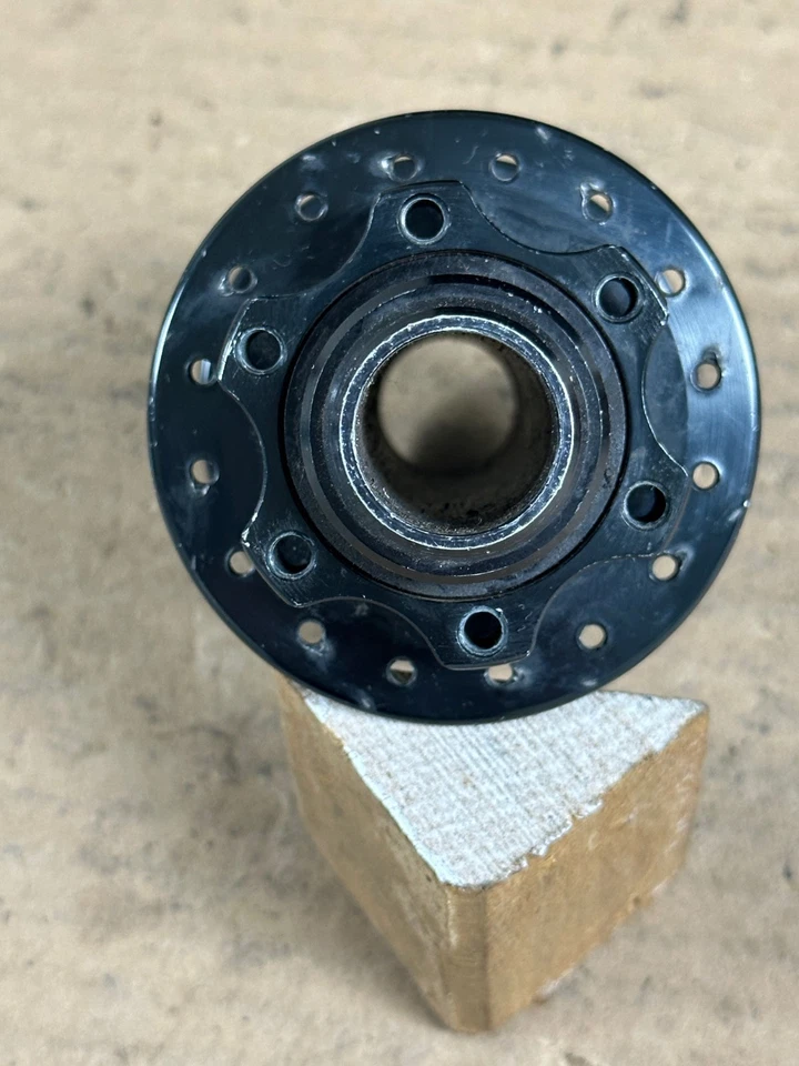 Marzocchi QR20 前轮毂 20x110 毫米,32 孔,6 螺栓盘 — 第 3/4 张图片