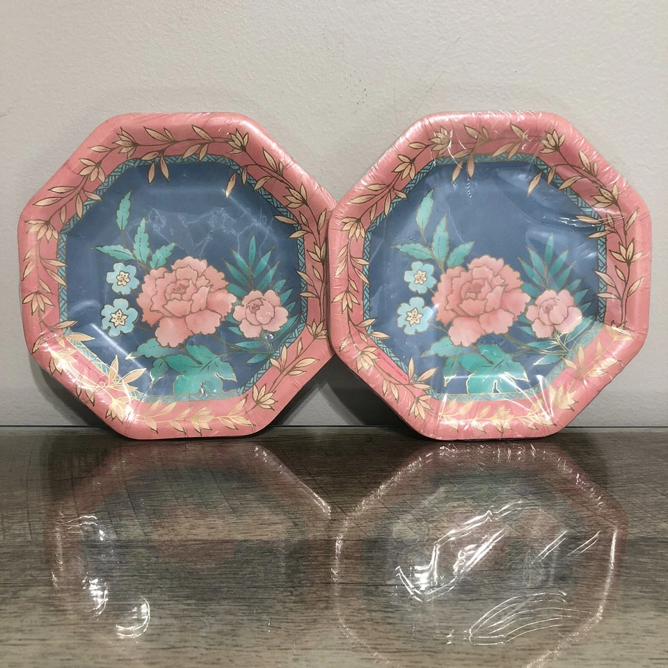 Platos de papel vintage con sello rosa floral de 6,75" número total de platos ~ 16 Foto 2 de 4