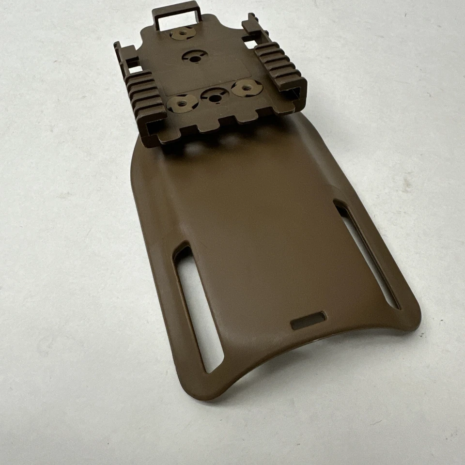 Safariland 6075UBL MS22 Low Ride UBL Belt Adapter w QLS-22 Quick Detach Coyote - Image 2 of 3