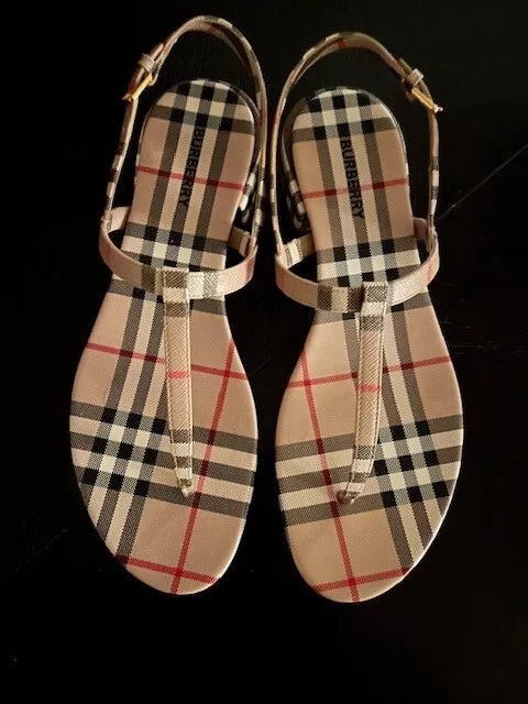 Burberry outlet jelly sandals