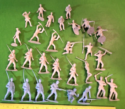 NICE LOT OF VINTAGE HERITAGE MARX CIVIL WAR SOLDIERS.......