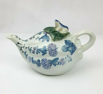 Chinesische Porzellan blau & weiß Blumen Teekanne - Kürbis Form Frosch Deckel Vintage