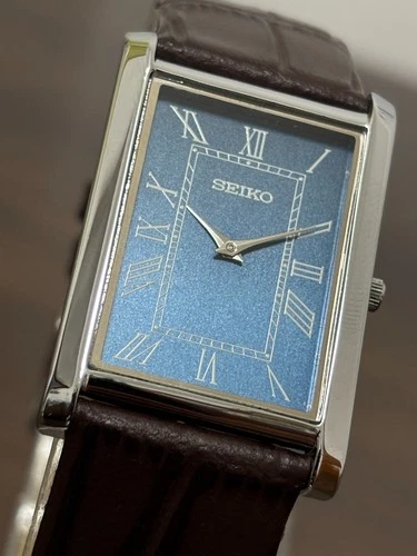 Vintage Seiko Slim Men's Quartz Wrist Watch -Roman Dial-Leather Strap