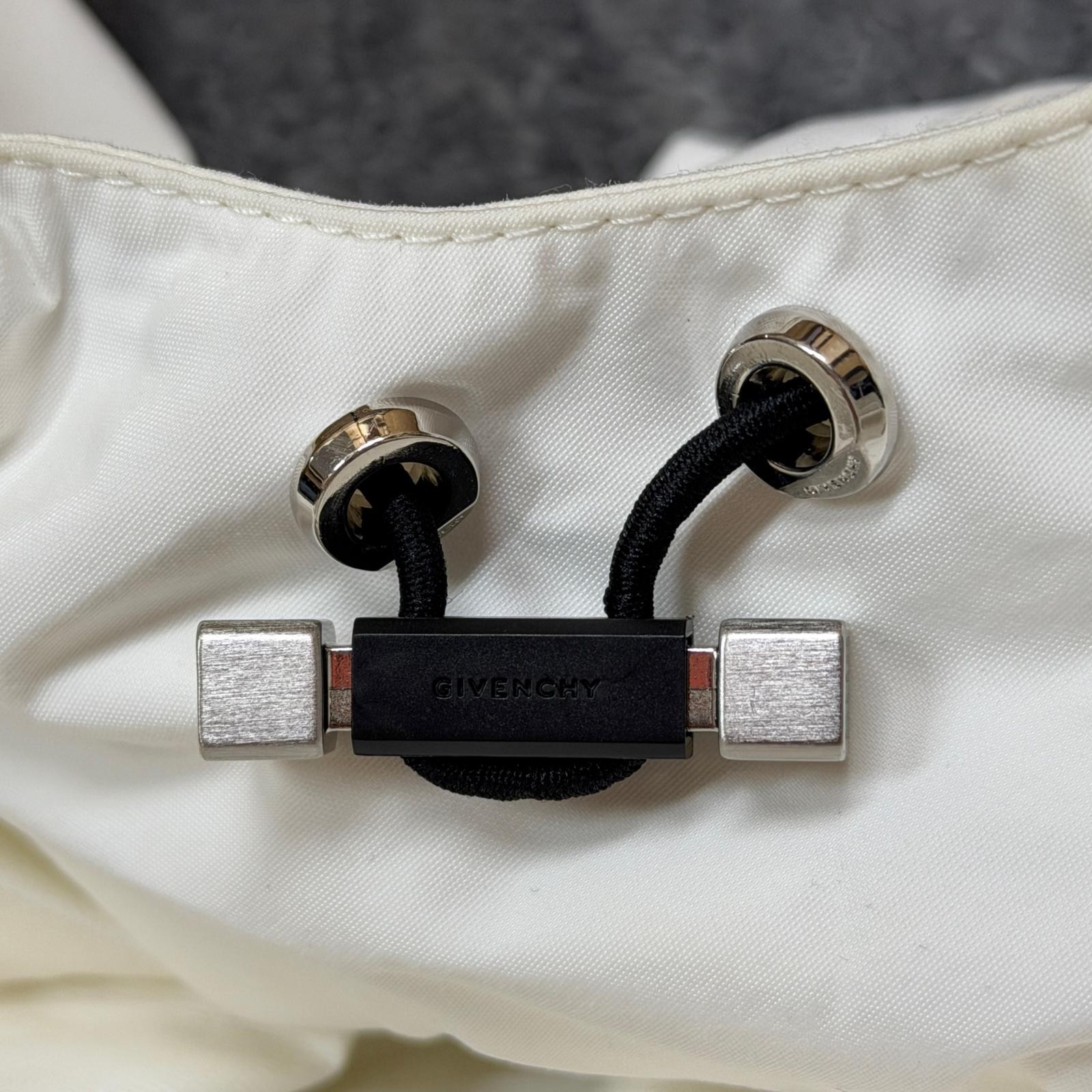 GIVENCHY Front logo zip Nylon jacket BM00WN147N w… - image 5