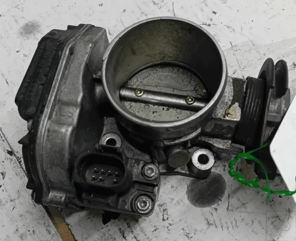 06B133062M Corpo farfallato  VOLKSWAGEN PASSAT (3B) 1.8 Turbo SW 5p/b/1781cc - Immagine 2 di 2