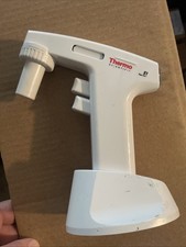 Thermo Scientific S1 Pipet Filler Rechargeable 1 to 100 ml with Base