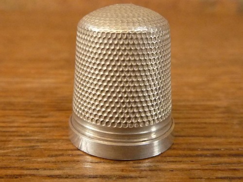 A nice Antique James Fenton Thimble Hallmarked silver Birmingham 1925