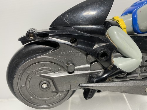 DC COMICS BATMAN DARK KNIGHT FRICTION BAT-BIKE MATTEL 2004 - Picture 7 of 9