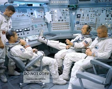 GEMINI 11 PRIME/BACKUP CREWS RELAX @ MISSION SIMULATOR  8X10 NASA PHOTO (BB-835)
