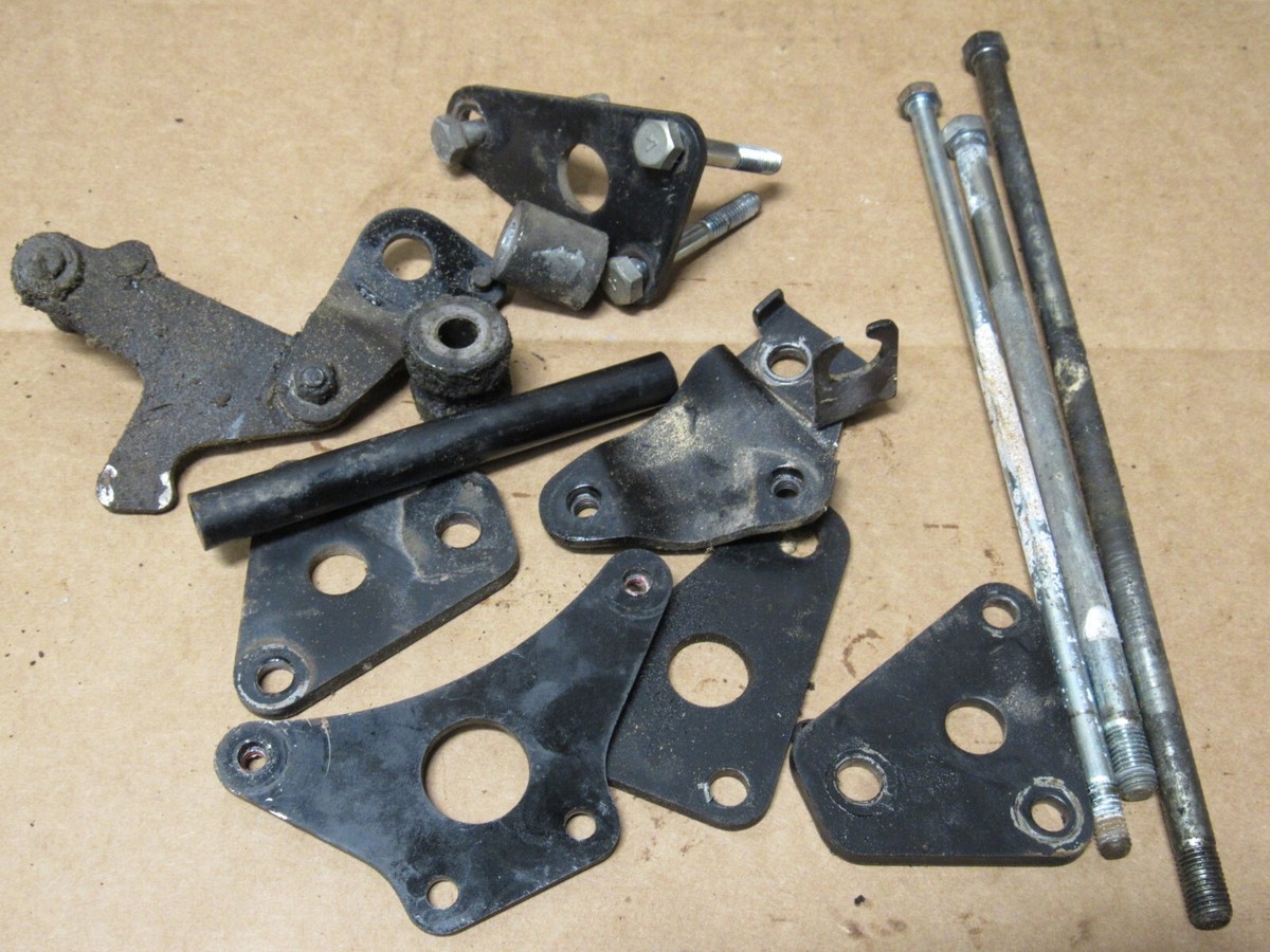 ● malvarzboraymi ● 1978 Kawasaki KZ400 Engine Bracket Mounts Bolts Spacers