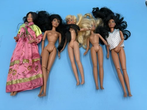 Vintage Group Of Barbies Loose Figures