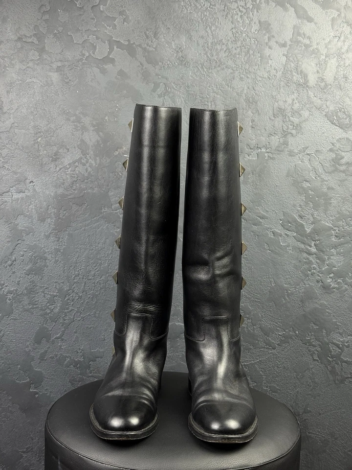 Botas hasta la rodilla Valentino Garavani Rockstud de cuero negro para mujer” Foto 4 de 4