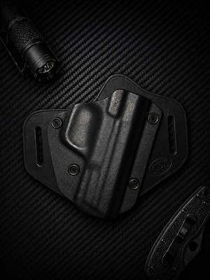 OWB Kydex/Leather Hybrid Holster with adjustable retention for Smith & Wesson 